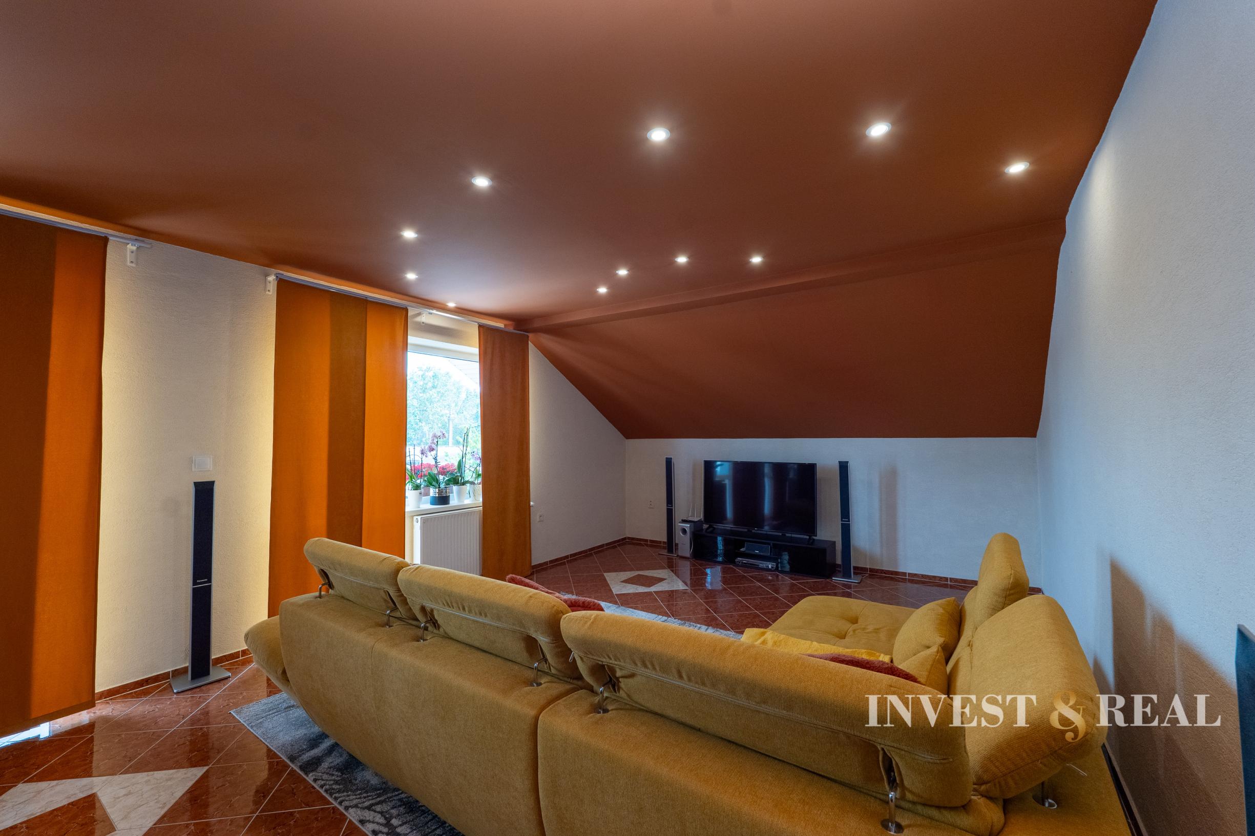 NA PREDAJ | Zabehnutá maloobchodná prevádzka FRESH s vysokým ročným obratom + rodinný dom a pozemok | Kráľovský Chlmec