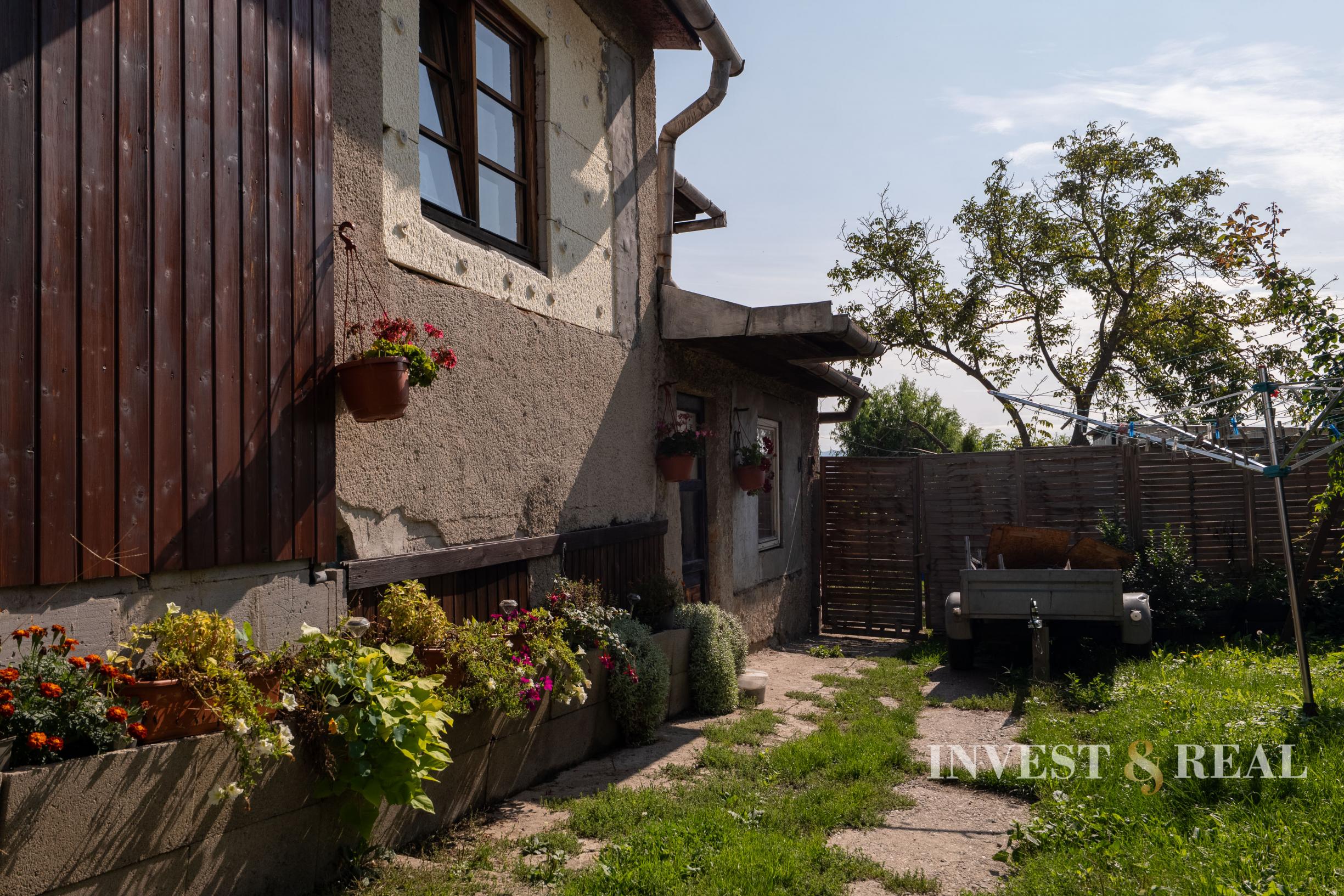 INVESTIČNÝ POZEMOK s možnosťou výstavby až 4 DOMOV | PEREŠ