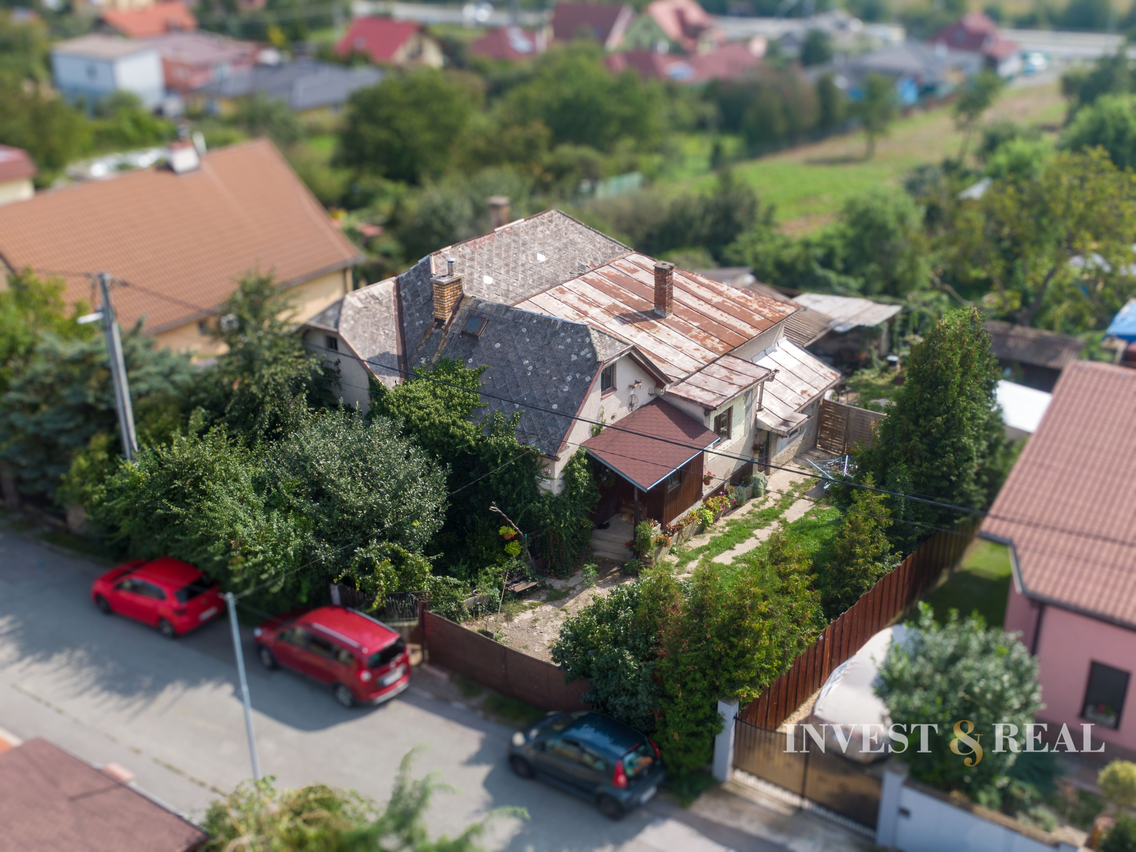 INVESTIČNÝ POZEMOK s možnosťou výstavby až 4 DOMOV | PEREŠ