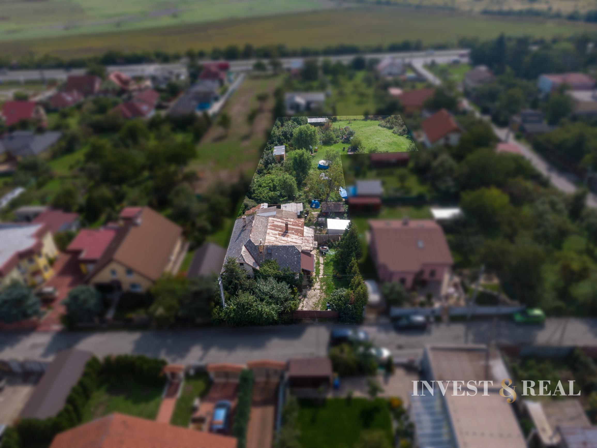 INVESTIČNÝ POZEMOK s možnosťou výstavby až 4 DOMOV | PEREŠ