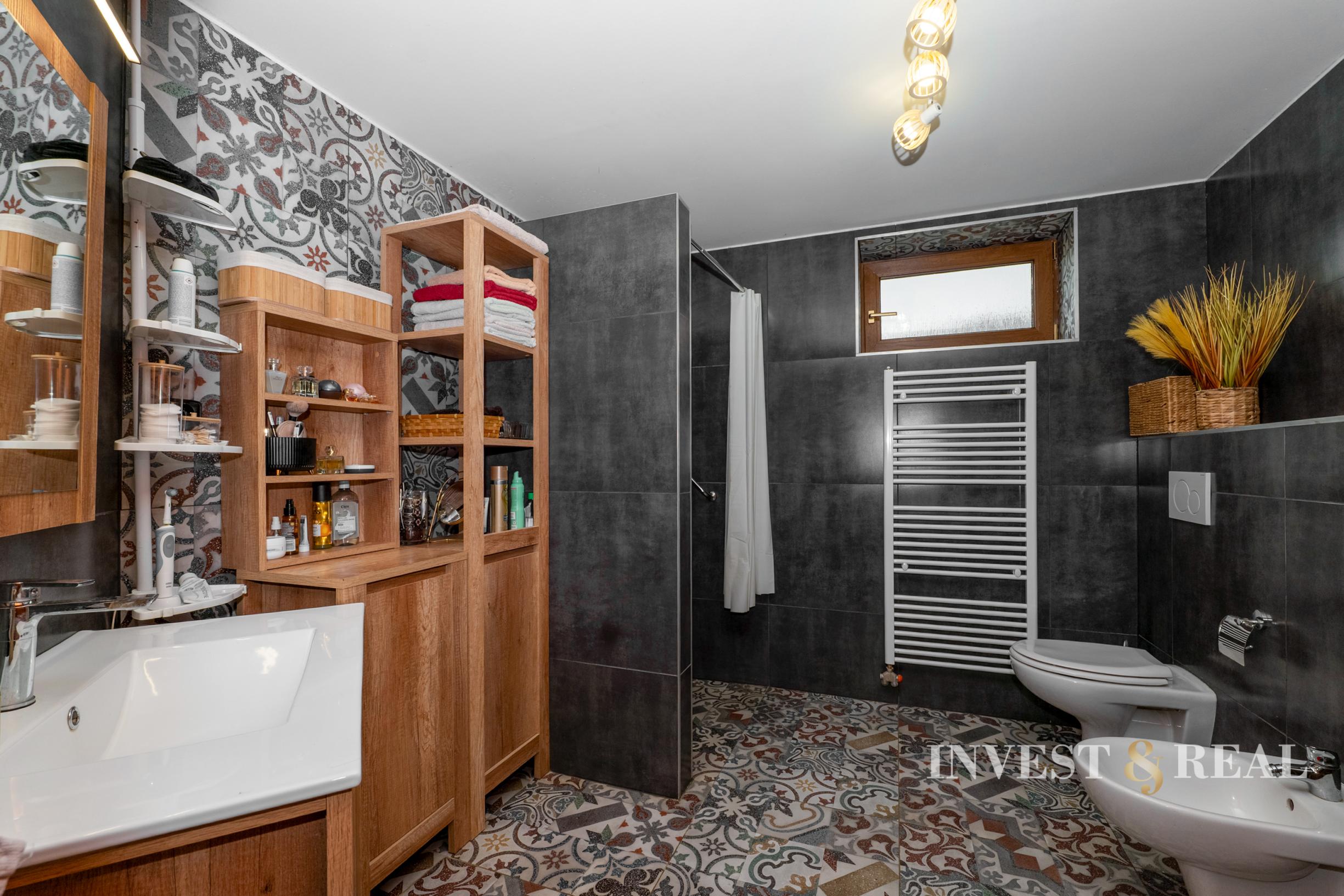 Zrekonštruovaný dom s bazénom a veľkým pozemkom | Podlipníky