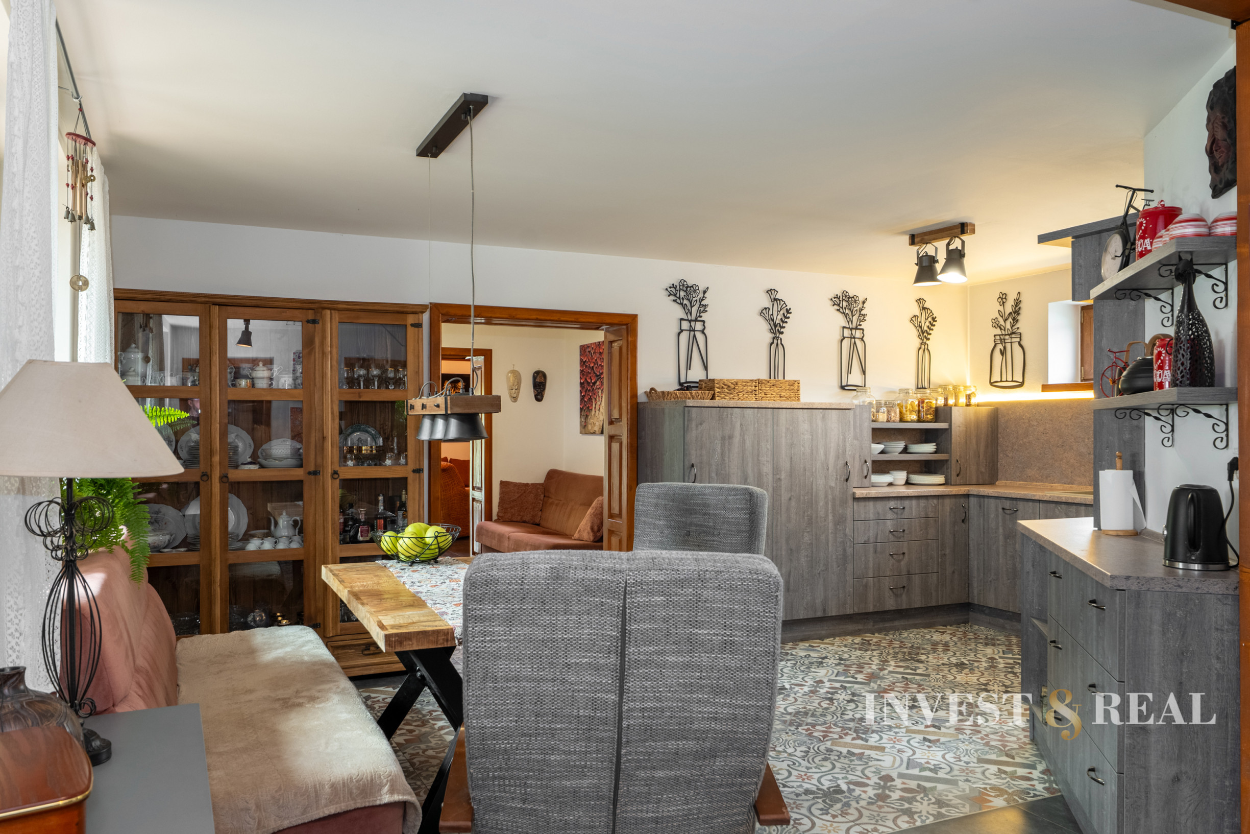 Zrekonštruovaný dom s bazénom a veľkým pozemkom | Podlipníky