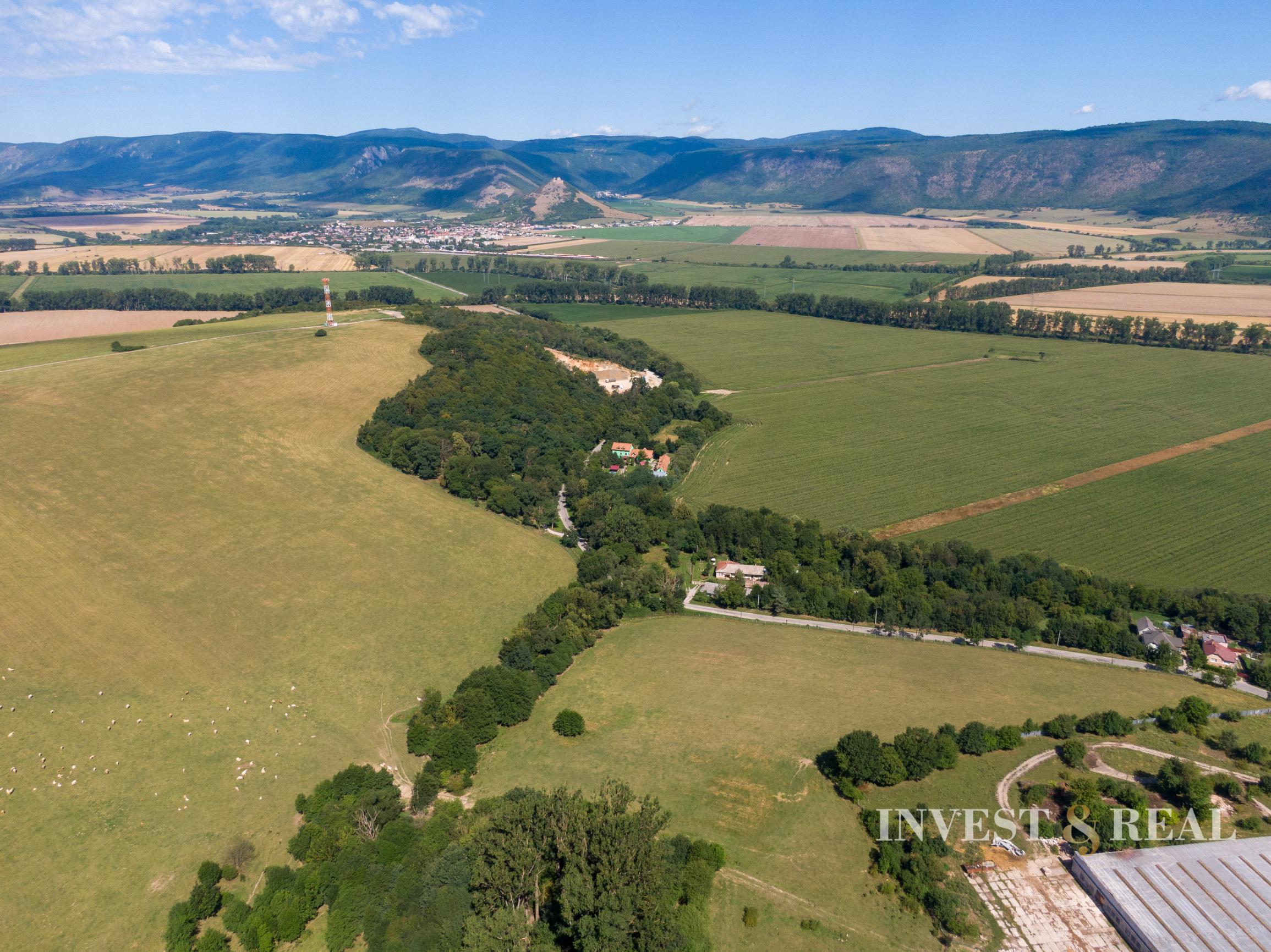 Pozemok na výstavbu rodinného domu | 800 m² | Žarnov