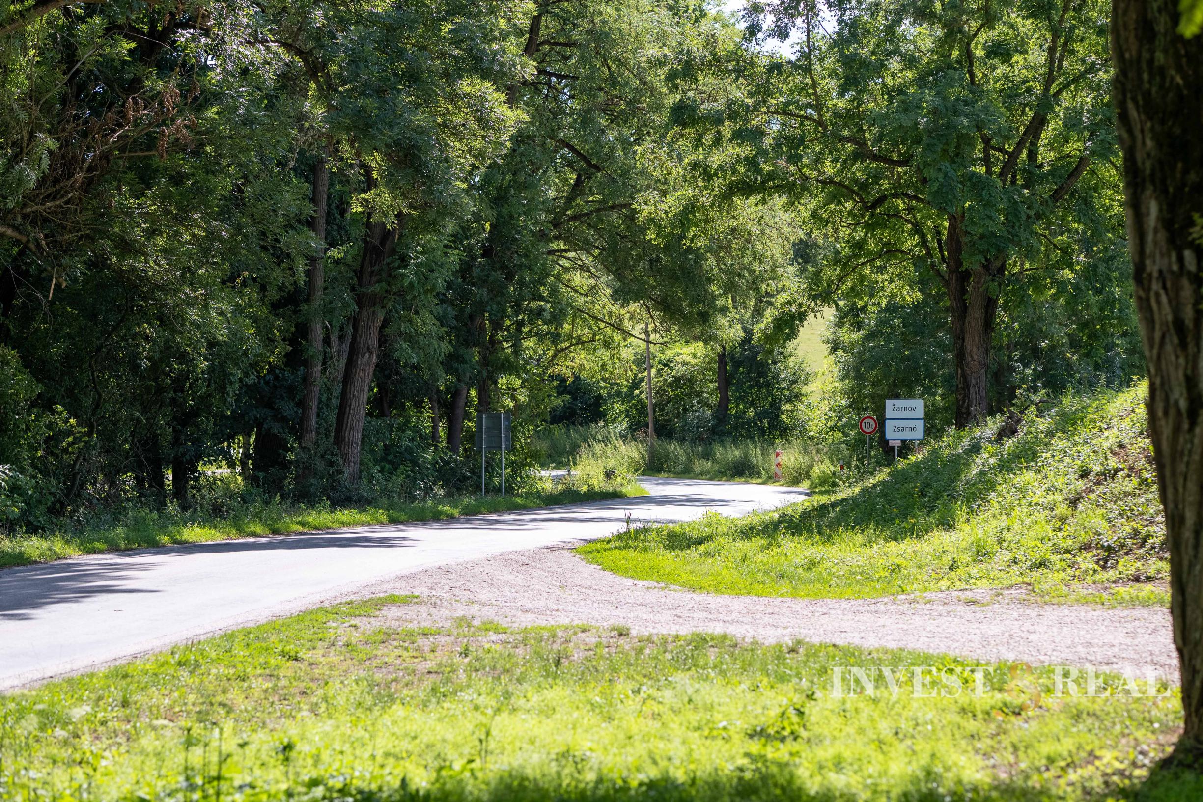 Pozemok na výstavbu rodinného domu | 800 m² | Žarnov
