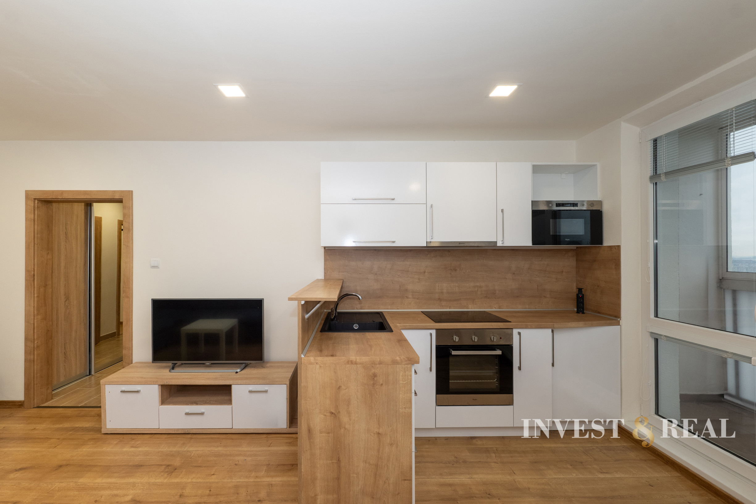 NA PRENÁJOM | Svetlý 2-izbový moderný byt s dvoma loggiami