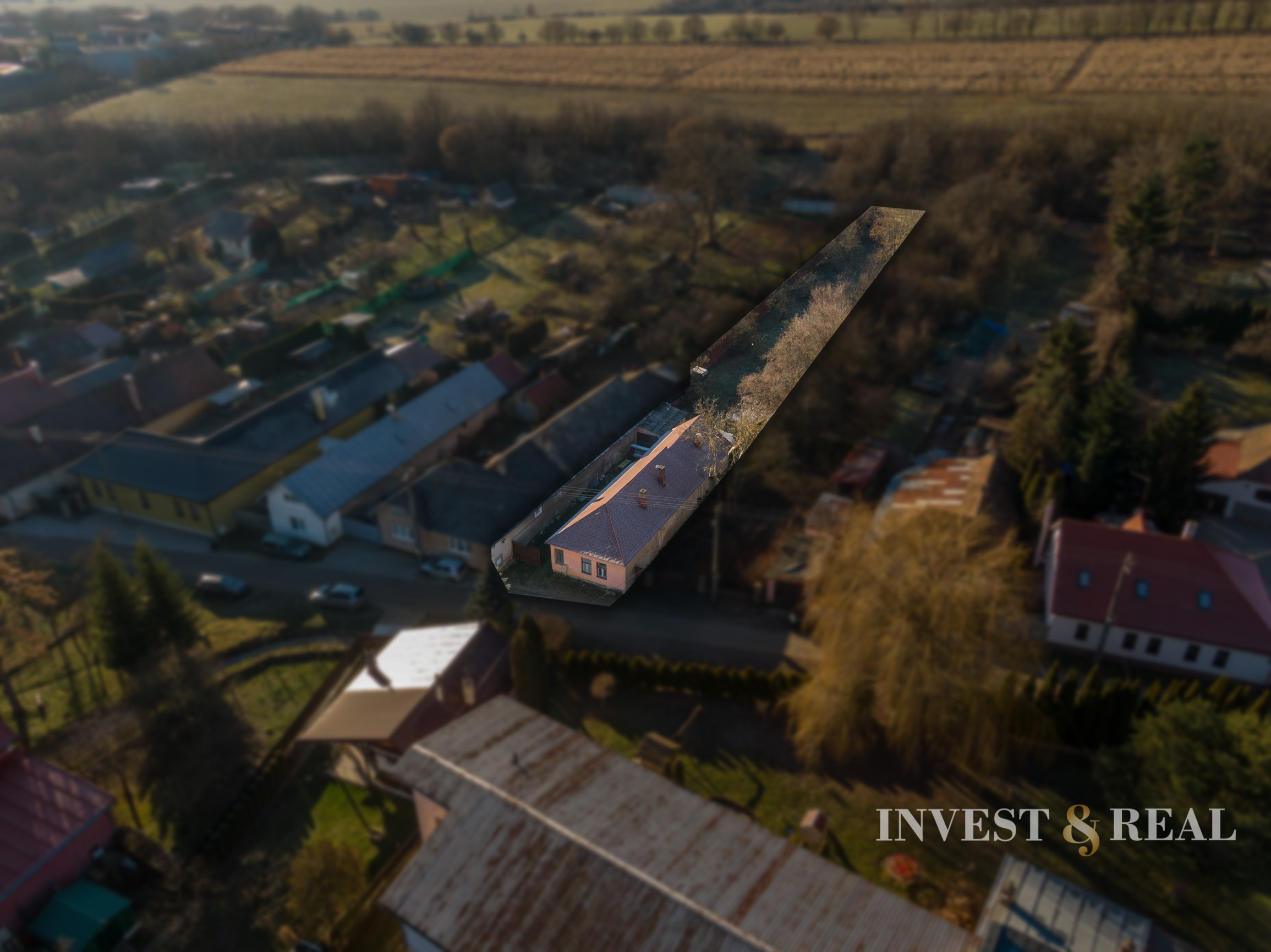 Rozsiahly pozemok s inžinierskými sieťami | Debraď