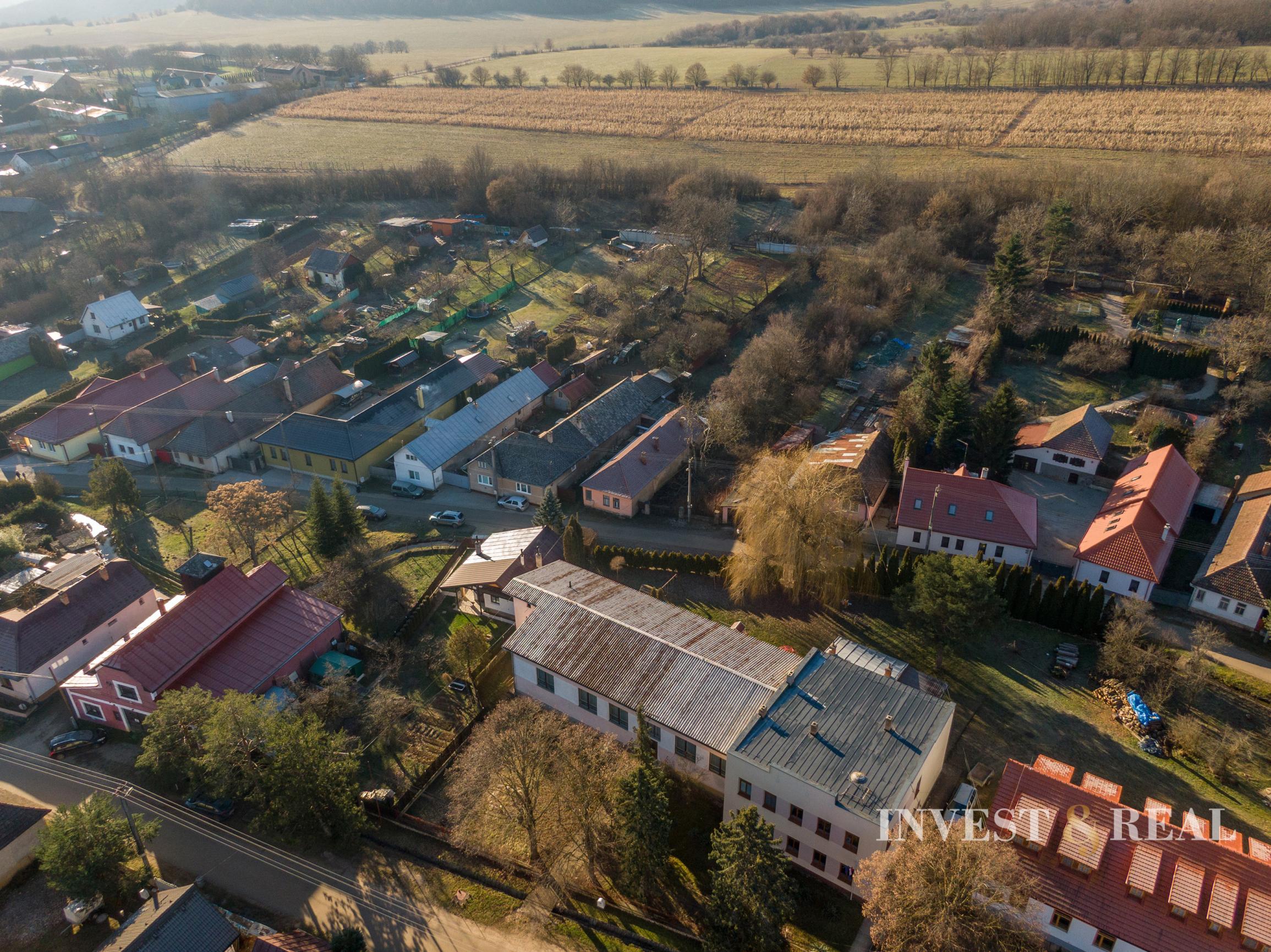 Rozsiahly pozemok s inžinierskými sieťami | Debraď