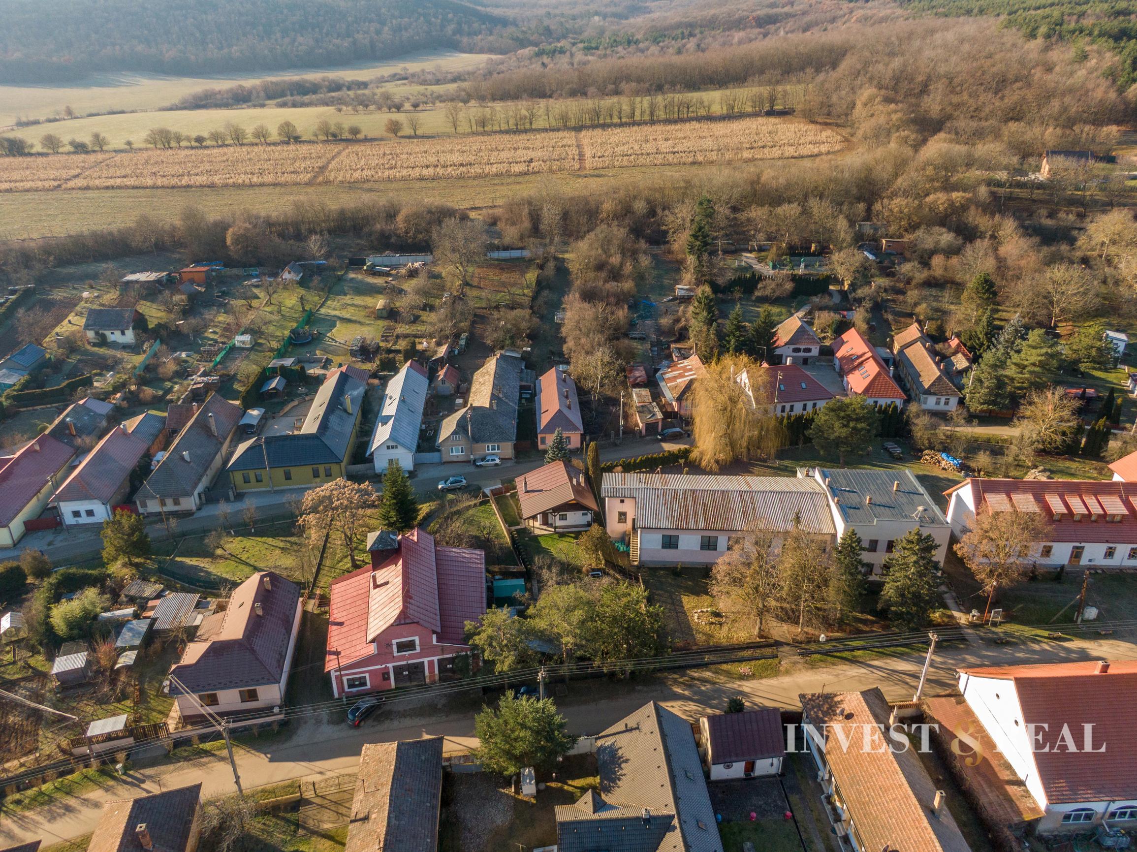 Rozsiahly pozemok s inžinierskými sieťami | Debraď