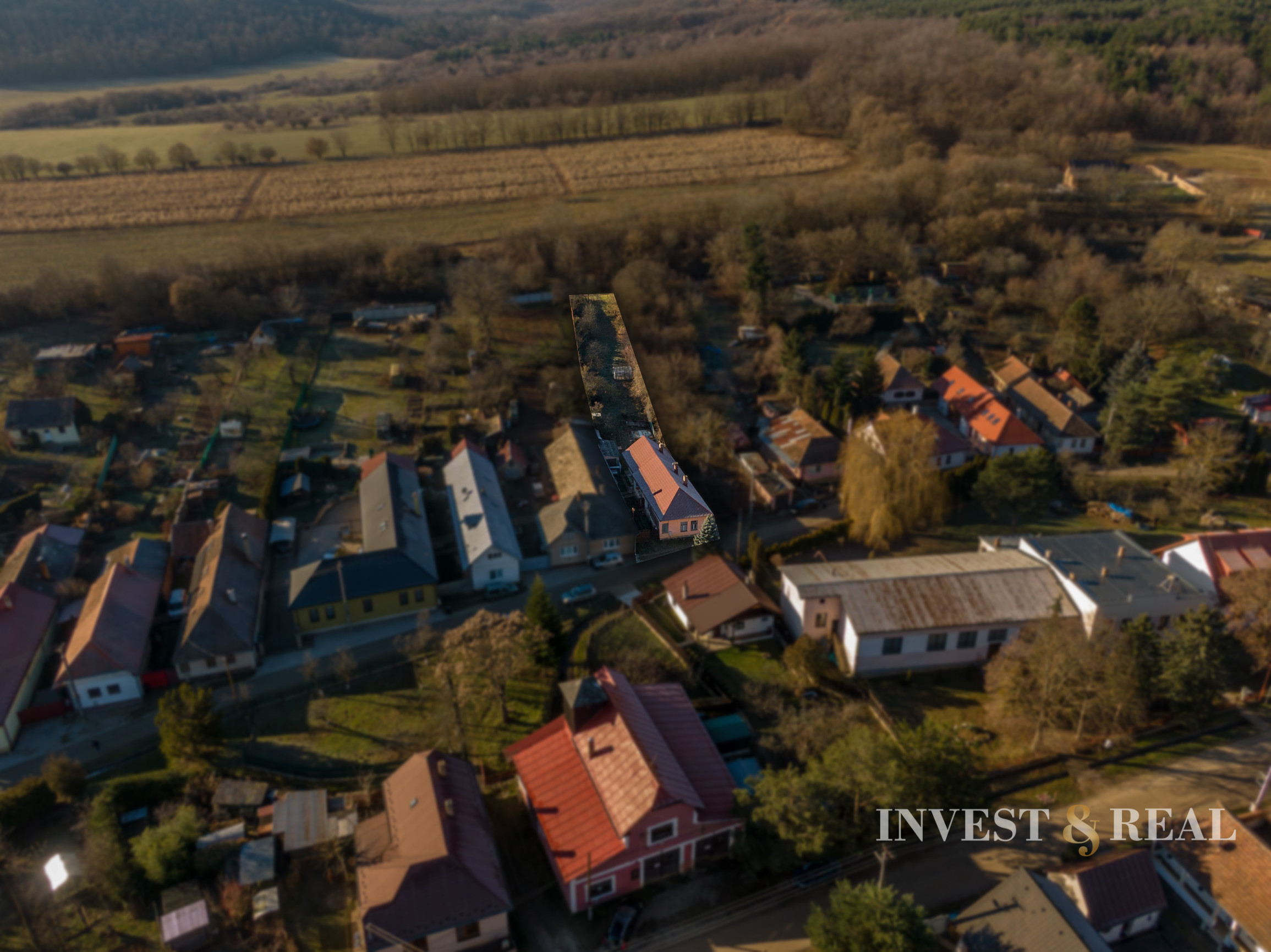 Rozsiahly pozemok s inžinierskými sieťami | Debraď