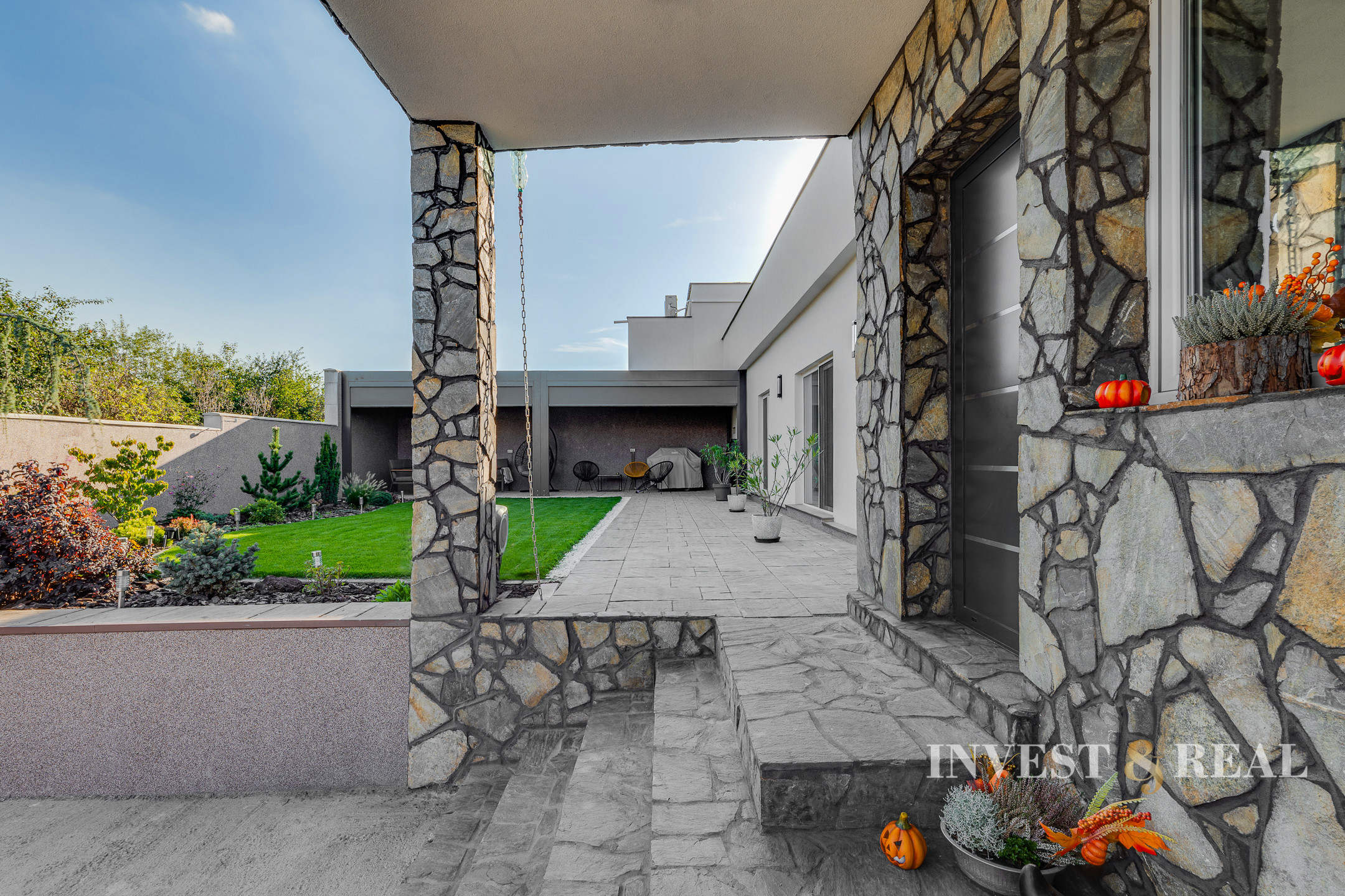 Priestranný 4 izbový bungalov NA PRENÁJOM  | Košice - PEREŠ