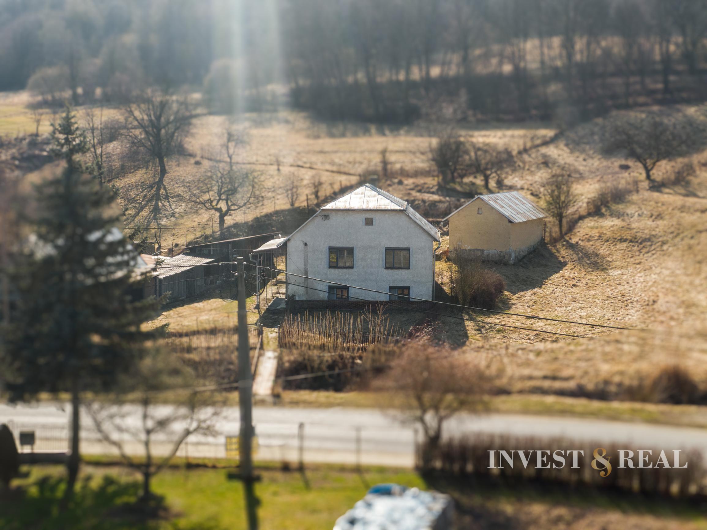 Starší rodinný dom s veľkorysým pozemkom | 3 093 m²