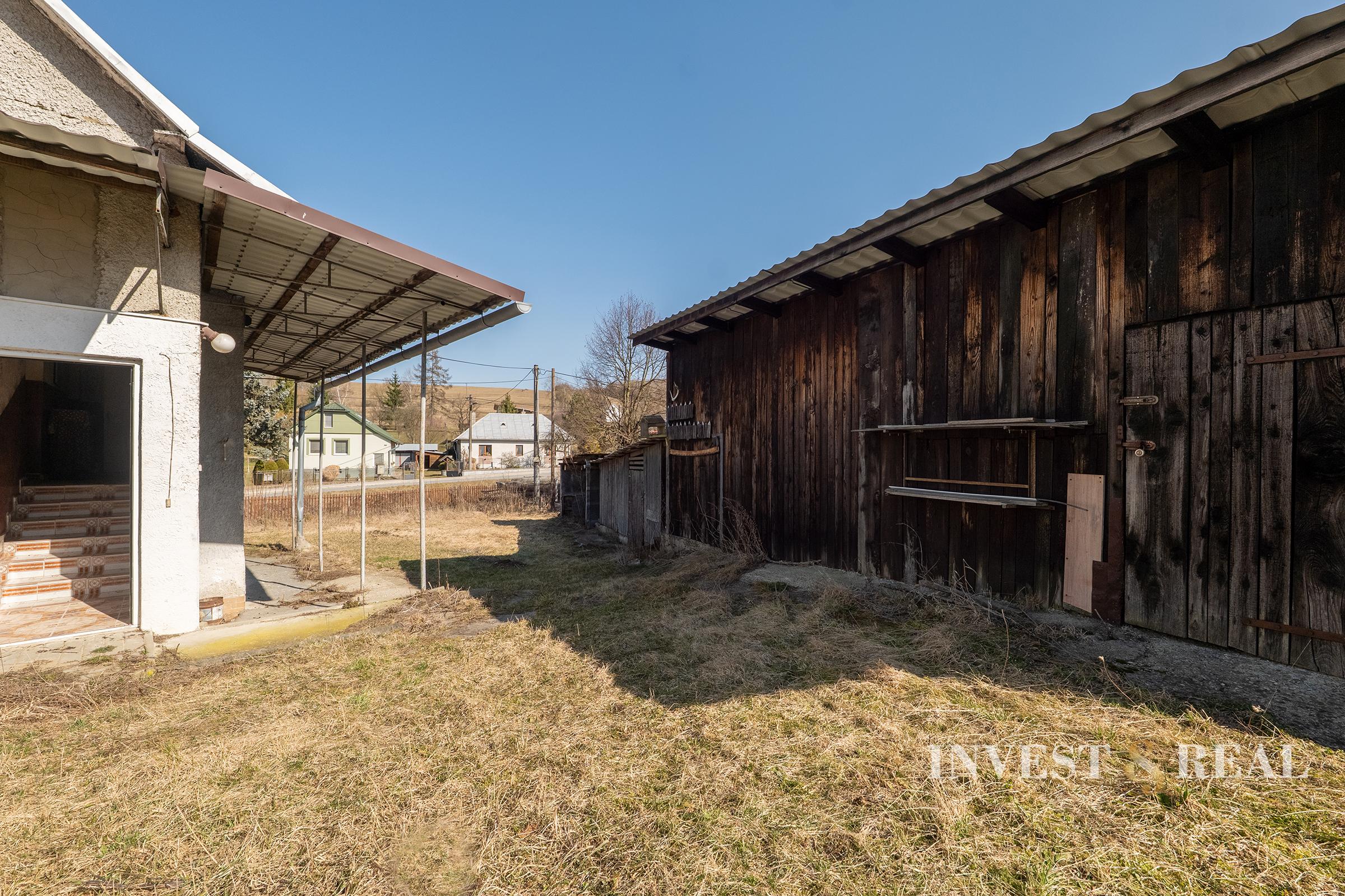 Starší rodinný dom s veľkorysým pozemkom | 3 093 m²