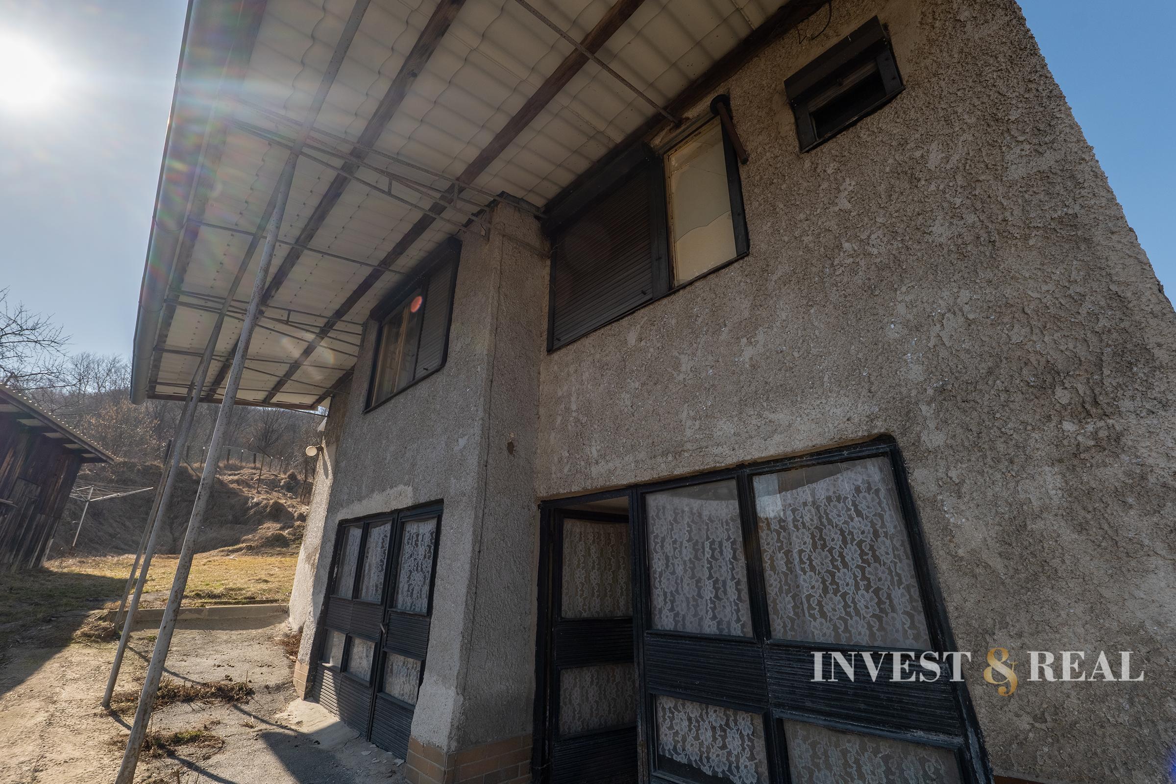 Starší rodinný dom s veľkorysým pozemkom | 3 093 m²