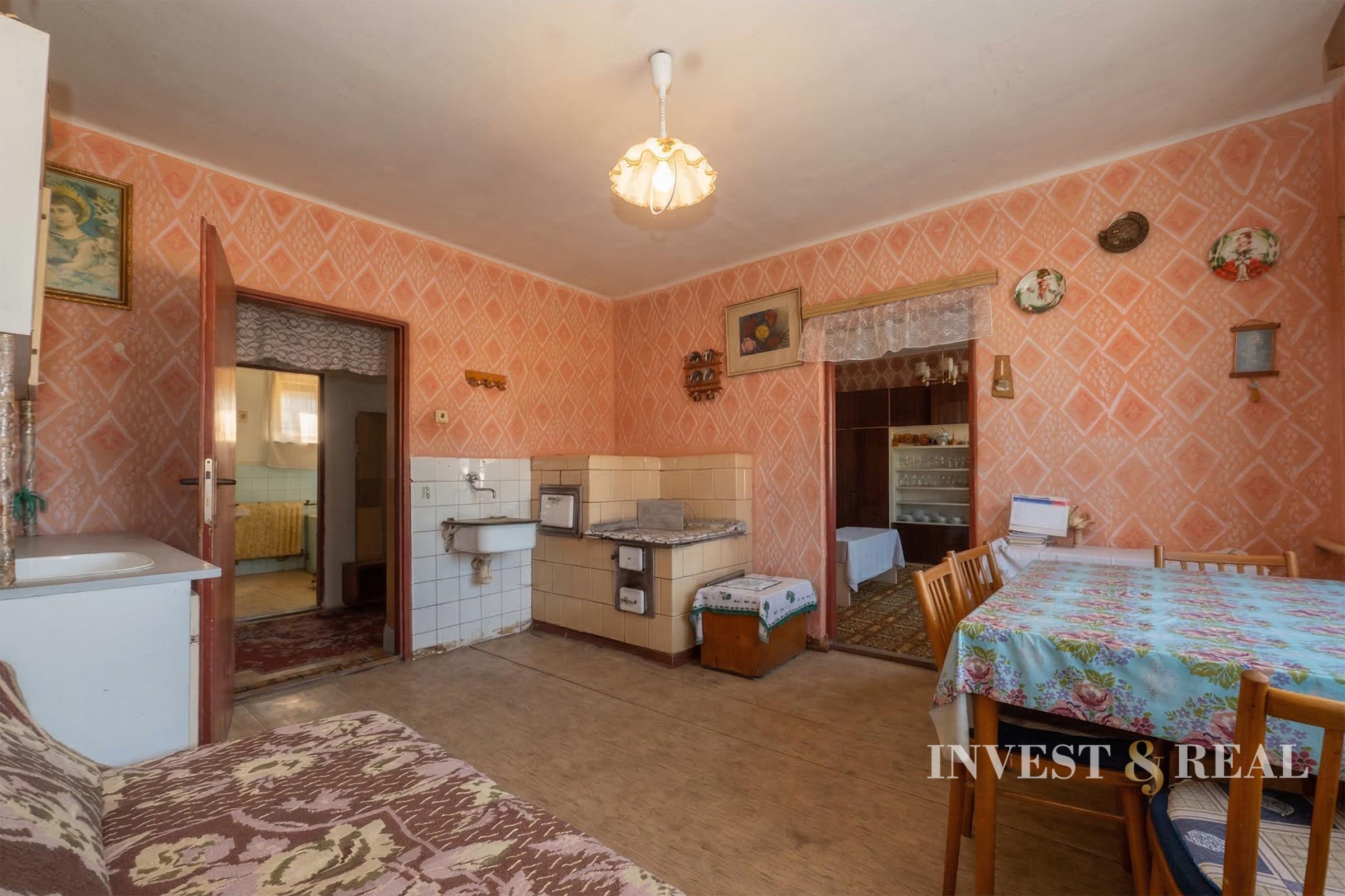 Starší rodinný dom s veľkorysým pozemkom | 3 093 m²