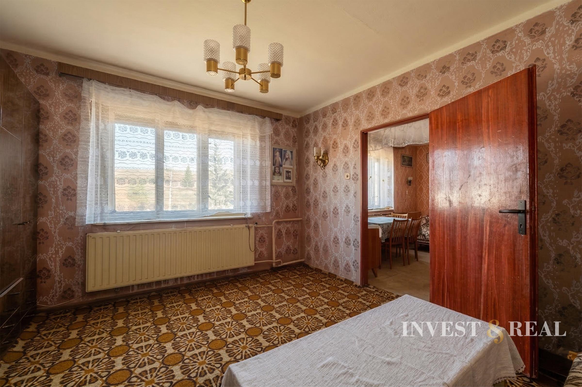Starší rodinný dom s veľkorysým pozemkom | 3 093 m²