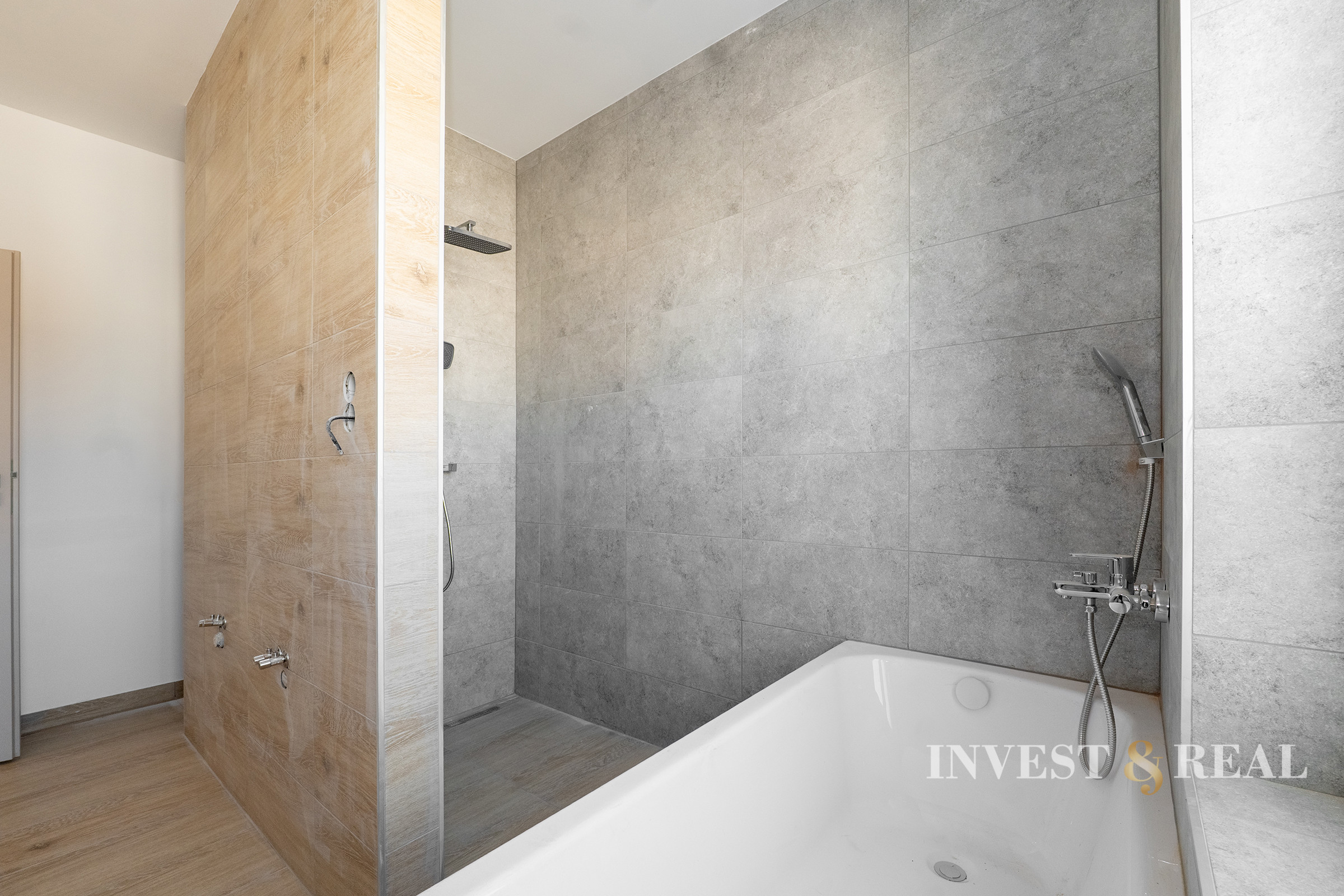 Moderné bývanie s vnútroparkom | 4-izbový dom | Haniska