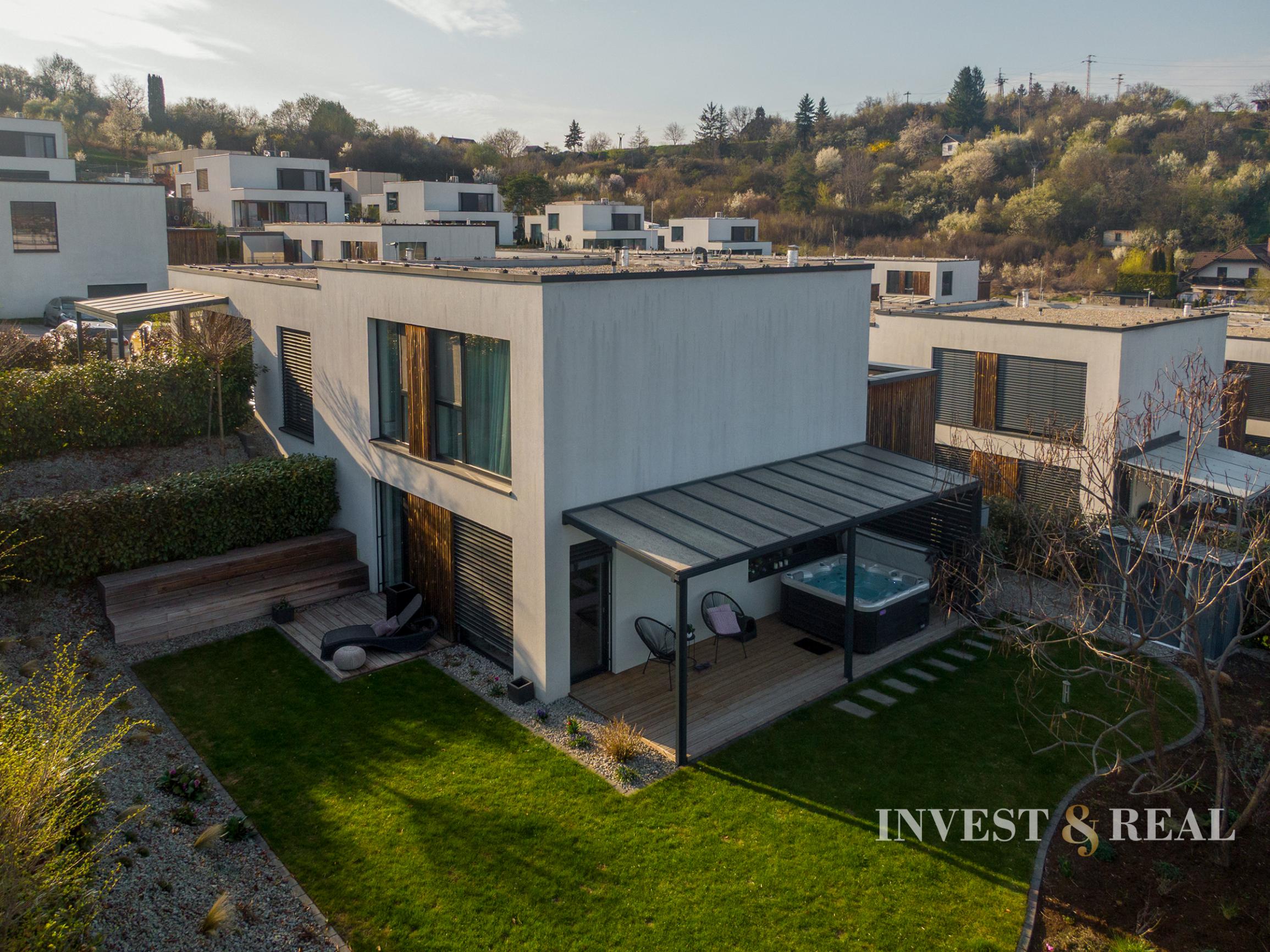 ZÁHRADNÉ SADY | 2 izbový byt s vlastným pozemkom 241 m²