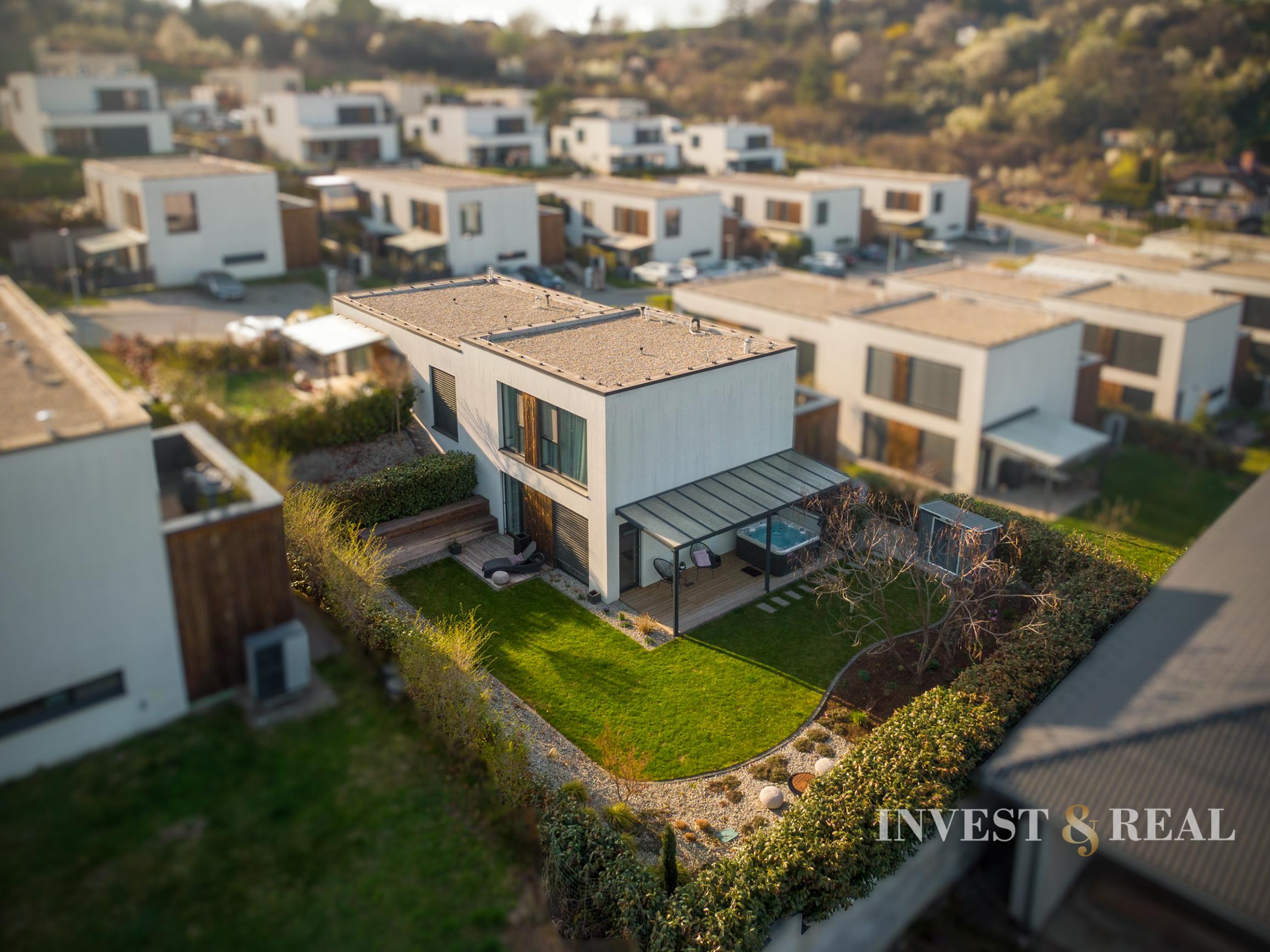 ZÁHRADNÉ SADY | 2 izbový byt s vlastným pozemkom 241 m²