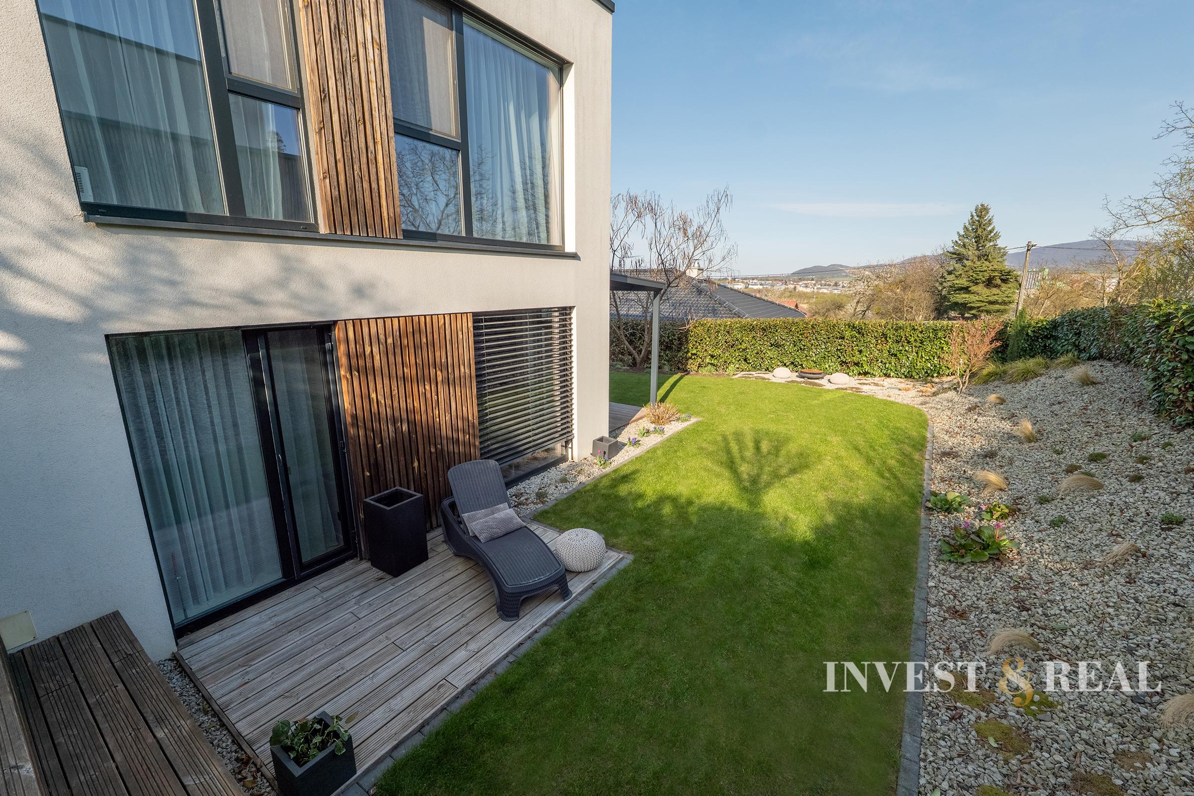 ZÁHRADNÉ SADY | 2 izbový byt s vlastným pozemkom 241 m²