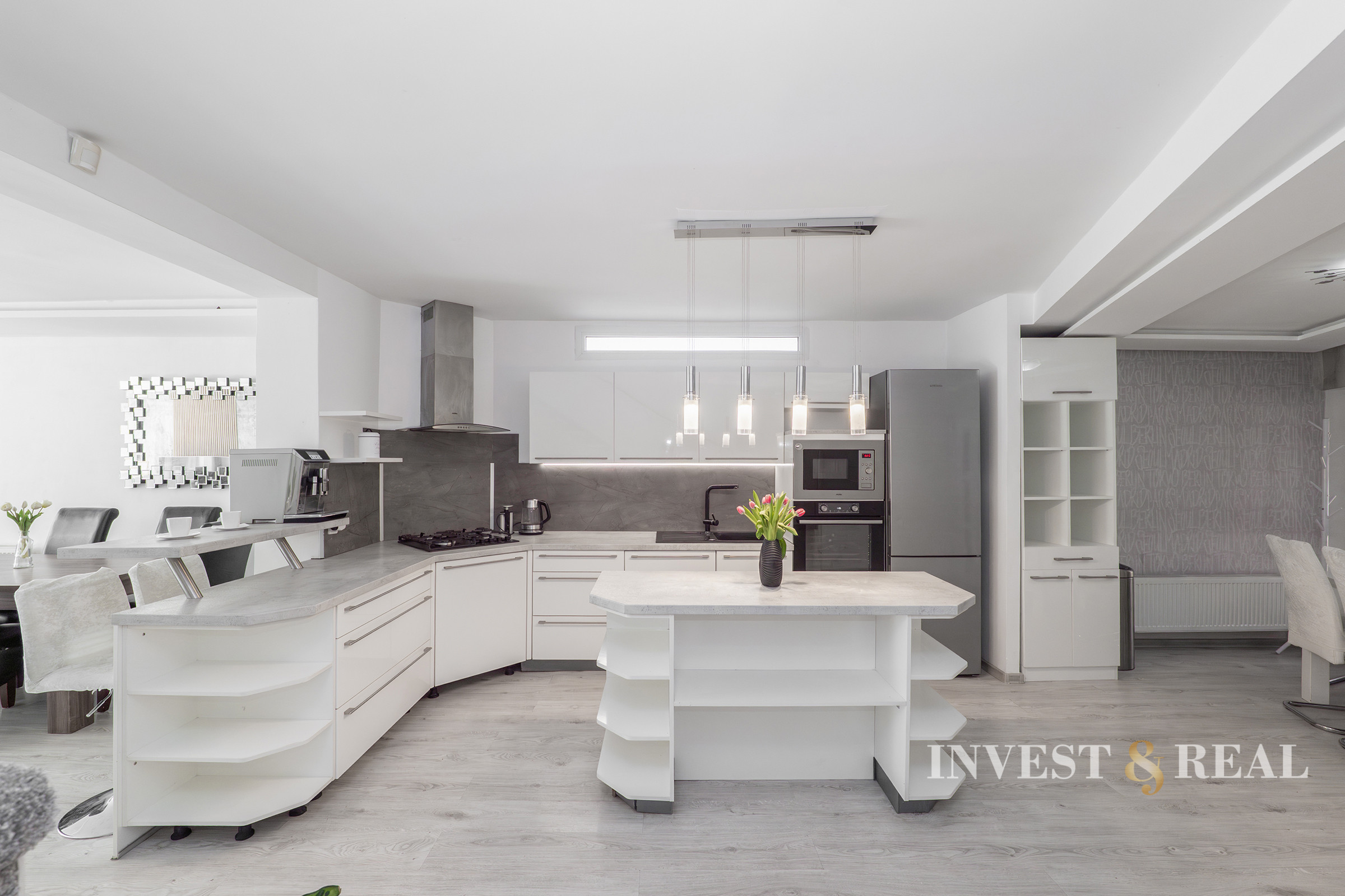 Moderný a atypický rodinný dom s garážou | Železníky