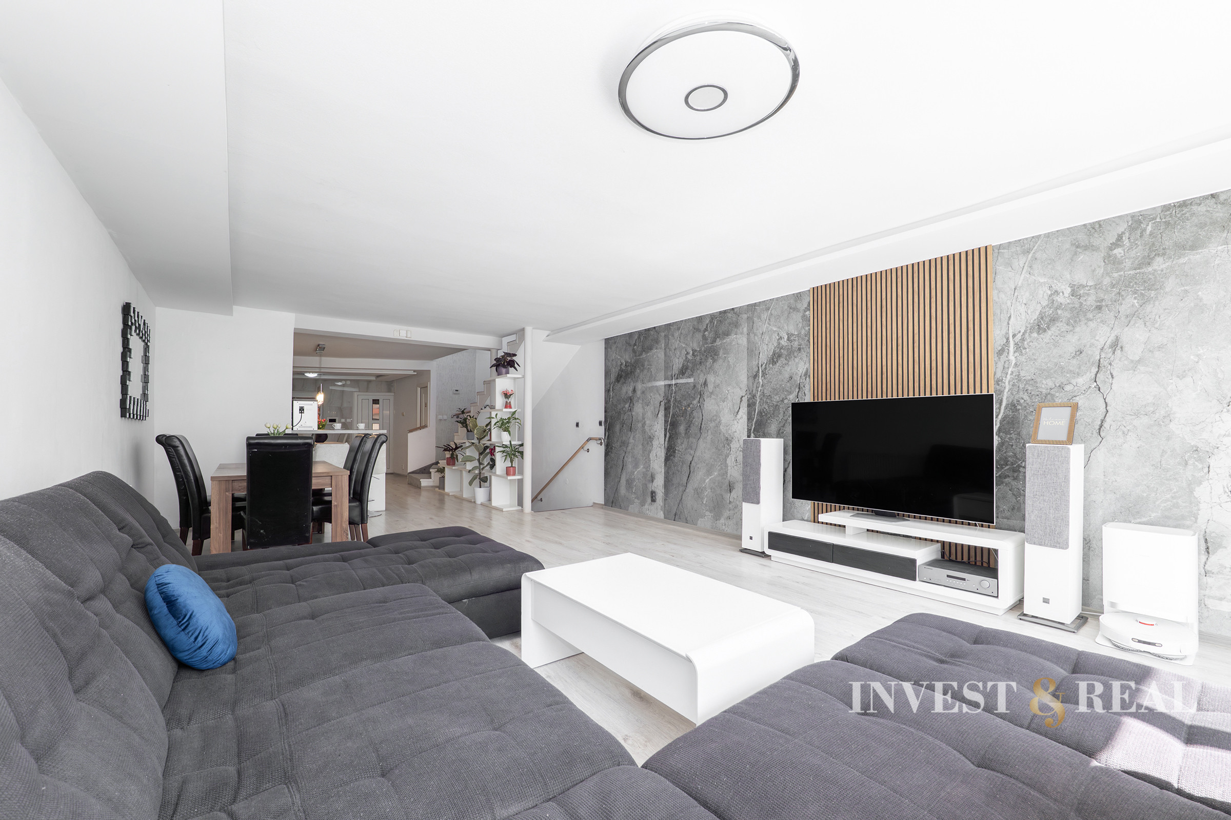 Moderný a atypický rodinný dom s garážou | Železníky