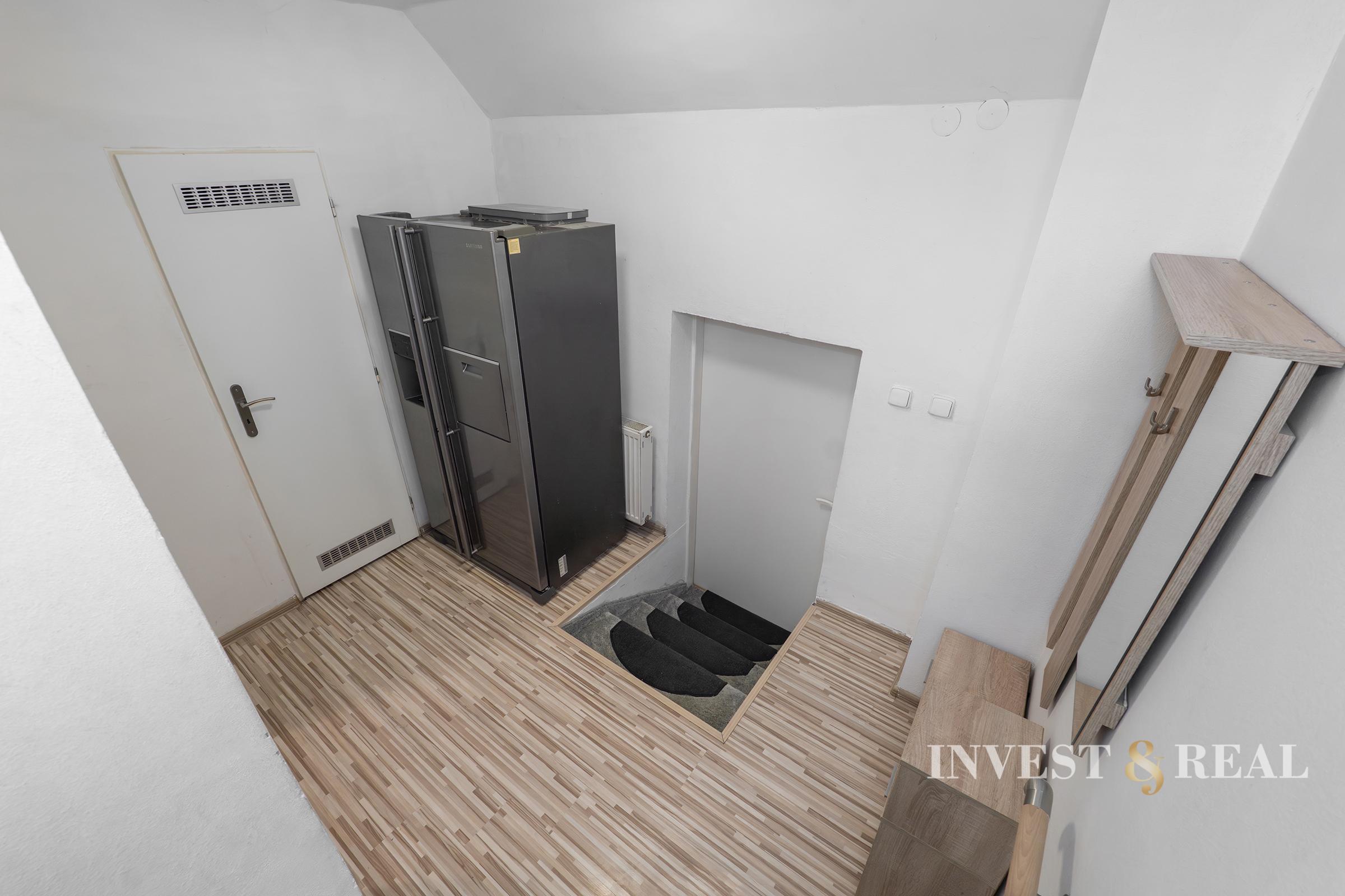 Moderný a atypický rodinný dom s garážou | Železníky