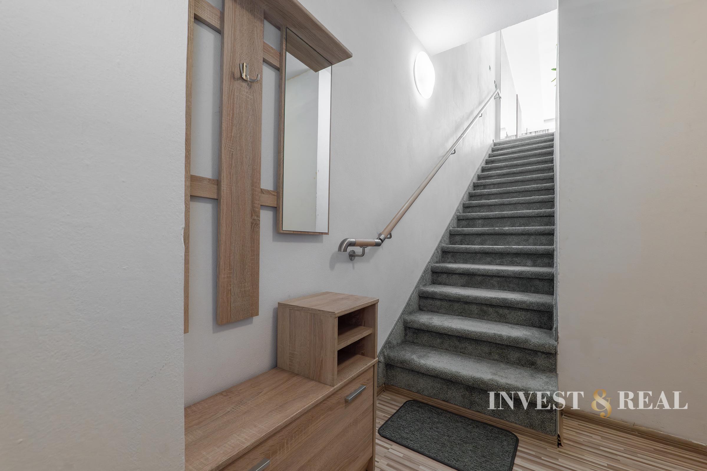 Moderný a atypický rodinný dom s garážou | Železníky