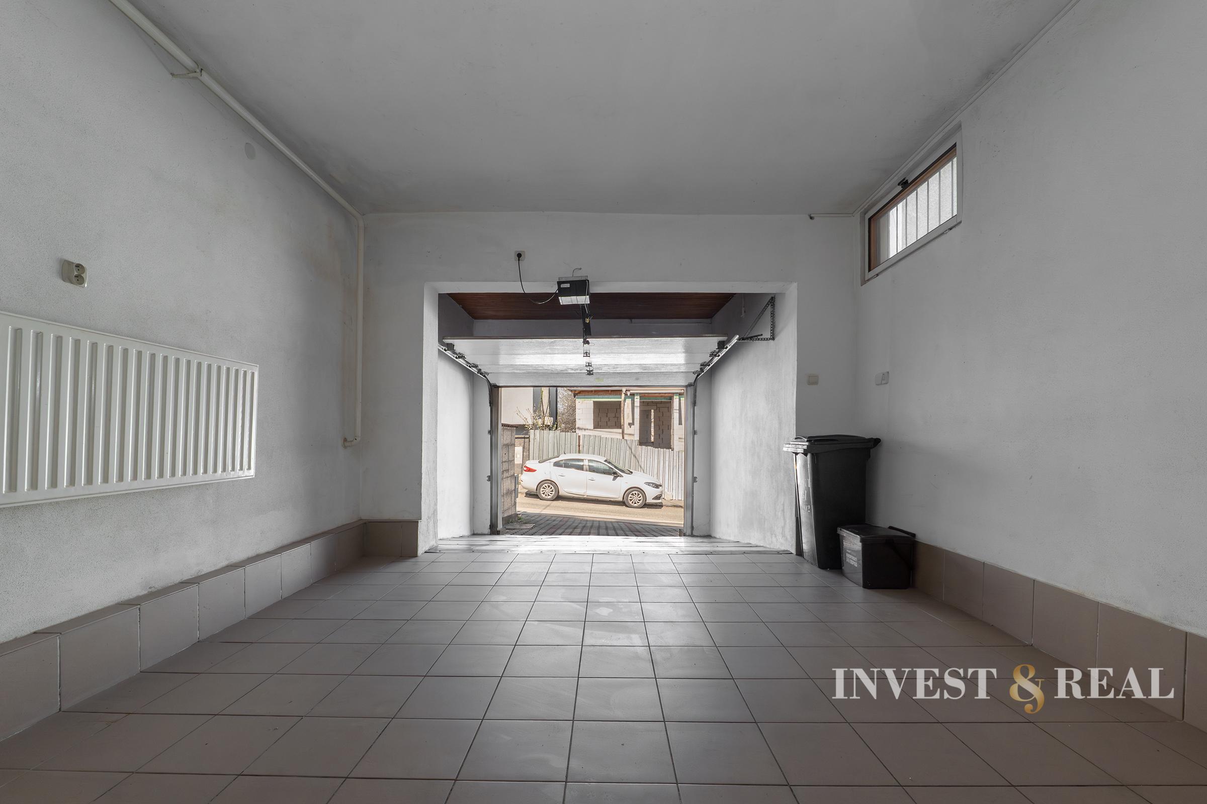 Moderný a atypický rodinný dom s garážou | Železníky