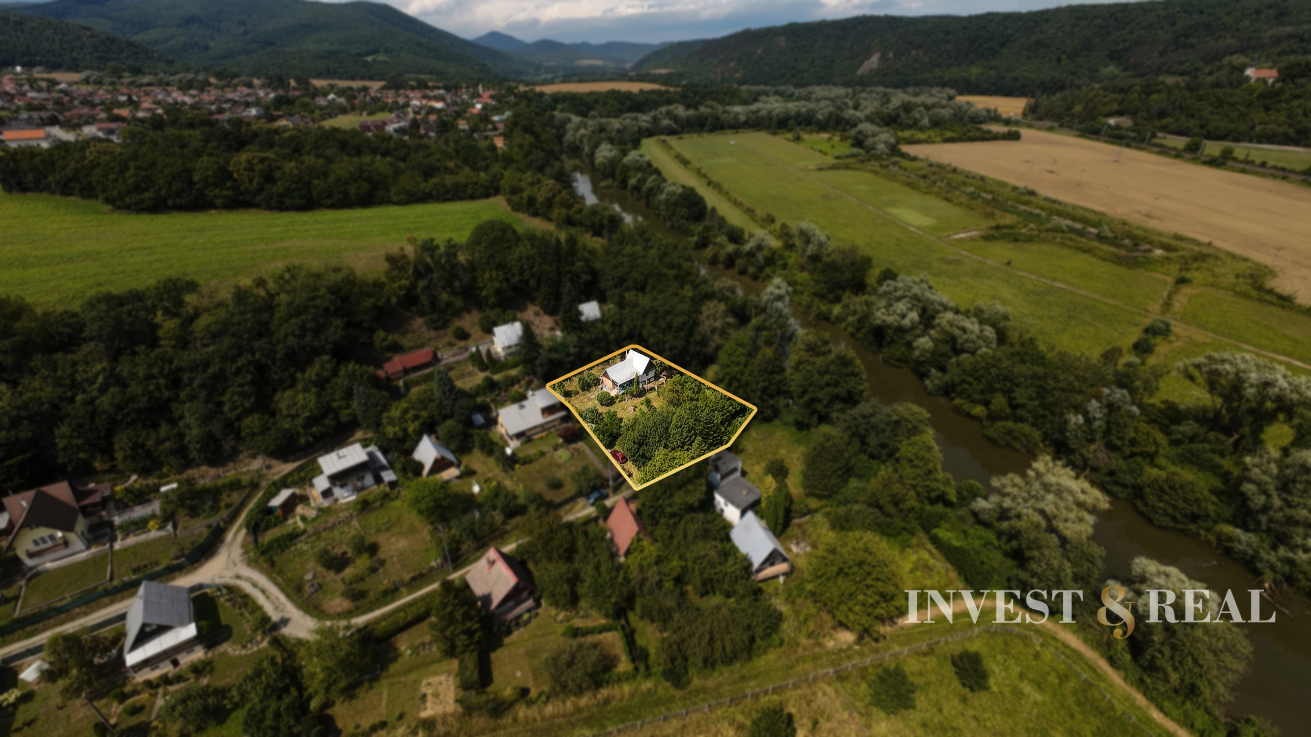 CELOROČNÁ CHATA pri rieke Hornád | 908 m² | Sokoľ