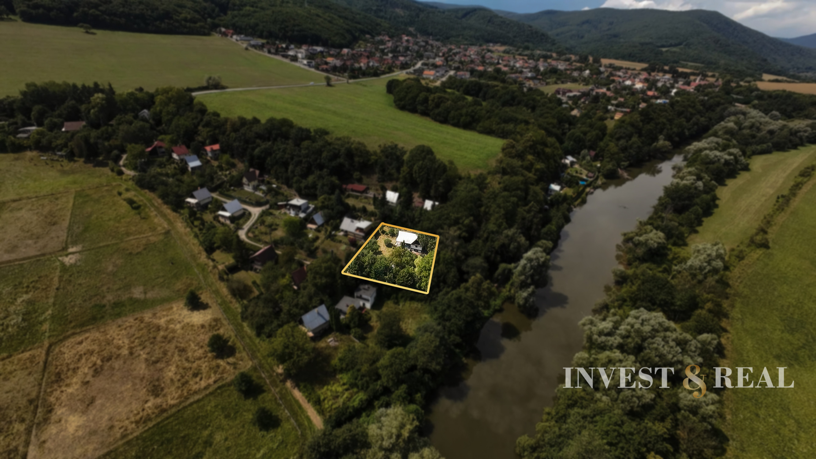 CELOROČNÁ CHATA pri rieke Hornád | 908 m² | Sokoľ